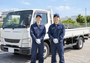 ハートリンク関西のトラックとスタッフ